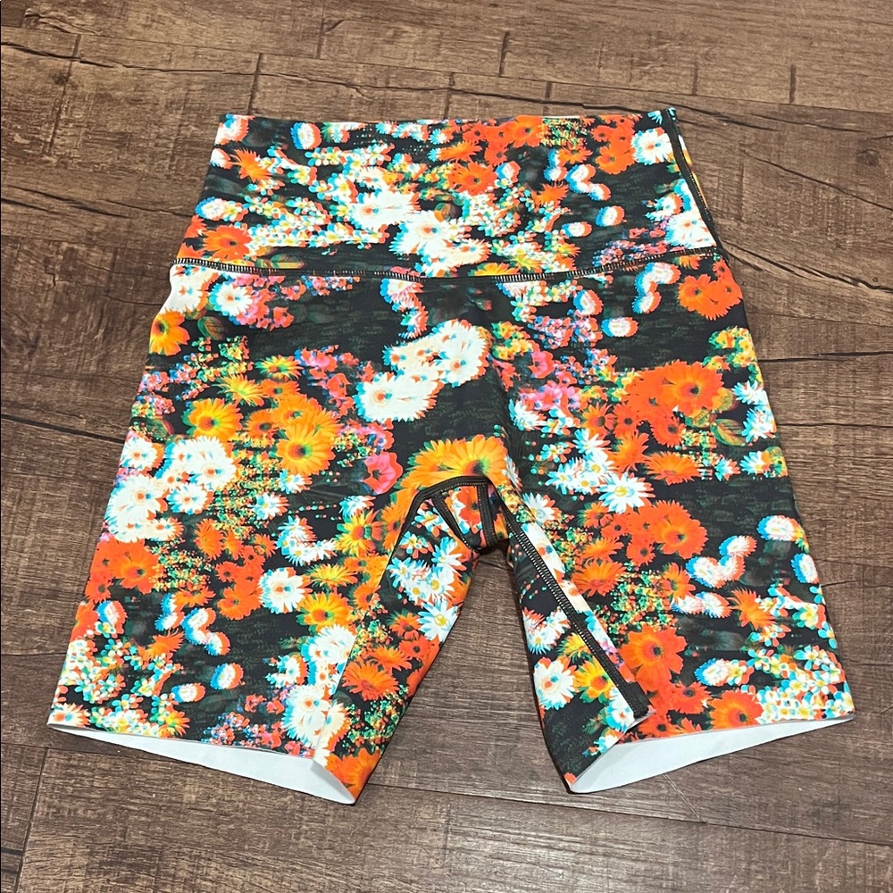 Offline by Aerie Floral 6” Bike Shorts - Orange and Black Size M